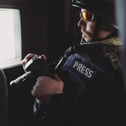 Hartgesottene Gear und kompromisslose Ausrüstung für jene, die die für freie Information und das beeindruckendste aller Bilder über sich hinauswachsen.