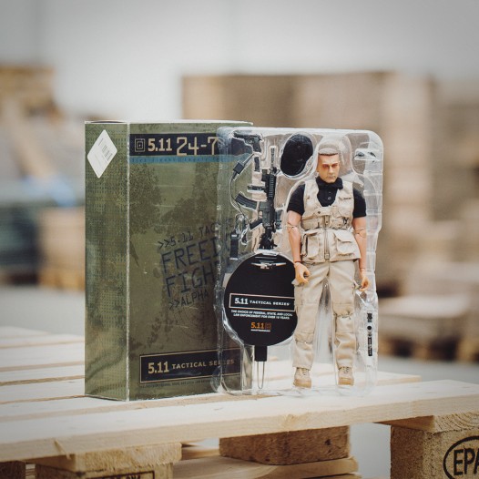 1x   5.11 Tactical Freedom Fighter Sammlerpuppe