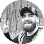 Profilbild von Double Delta – Outdoor-Taktiker mit individuellem Nalgene Survival Kit, ausgestattet mit Ka-Bar Messer, Sawyer Mini Filter und taktischem Zubehör.